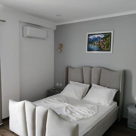 Unique Hotell Gramsh Exteriör bild