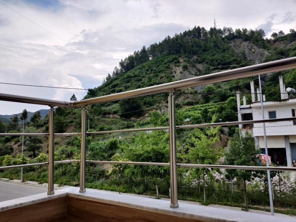 Unique Hotell Gramsh Exteriör bild