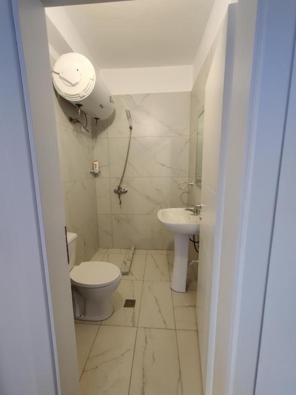Unique Hotell Gramsh Exteriör bild